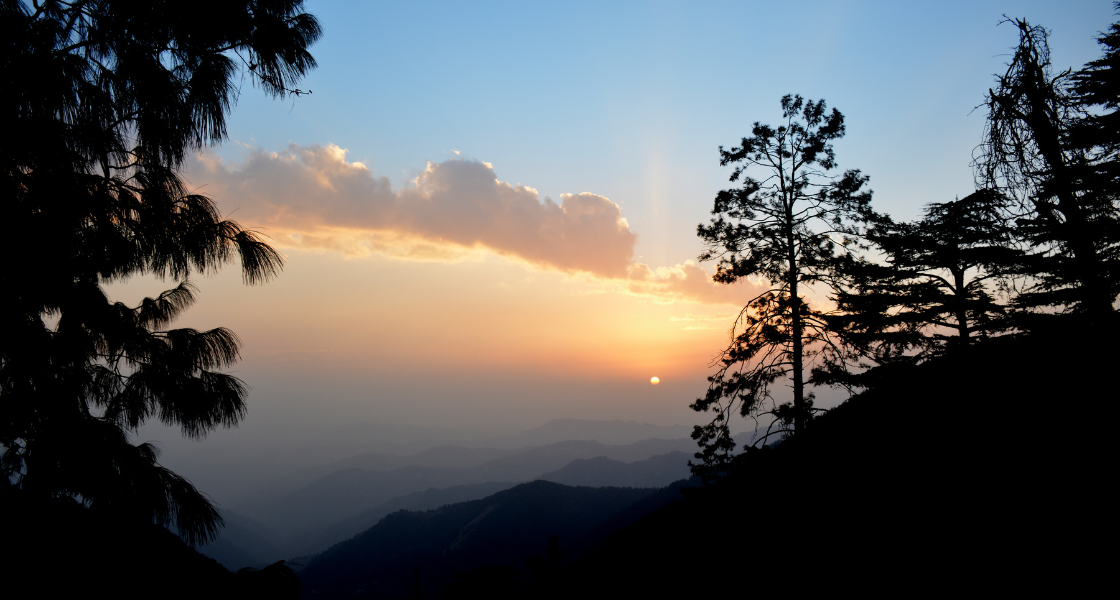 Places to Visit in Dehradun: Waterfalls, Temples & Scenic Escapes